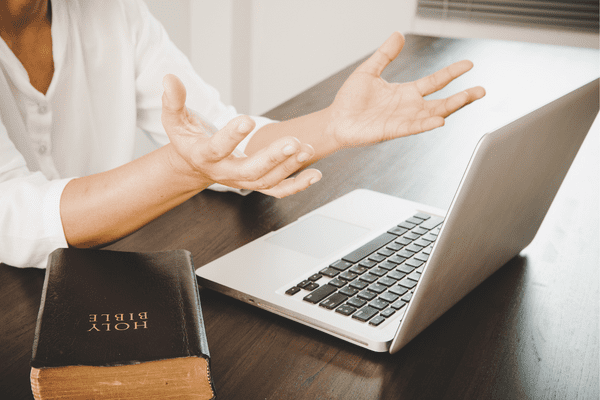 HoW - Document Management for Churches